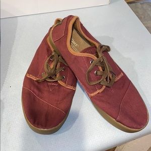 Toms sneakers